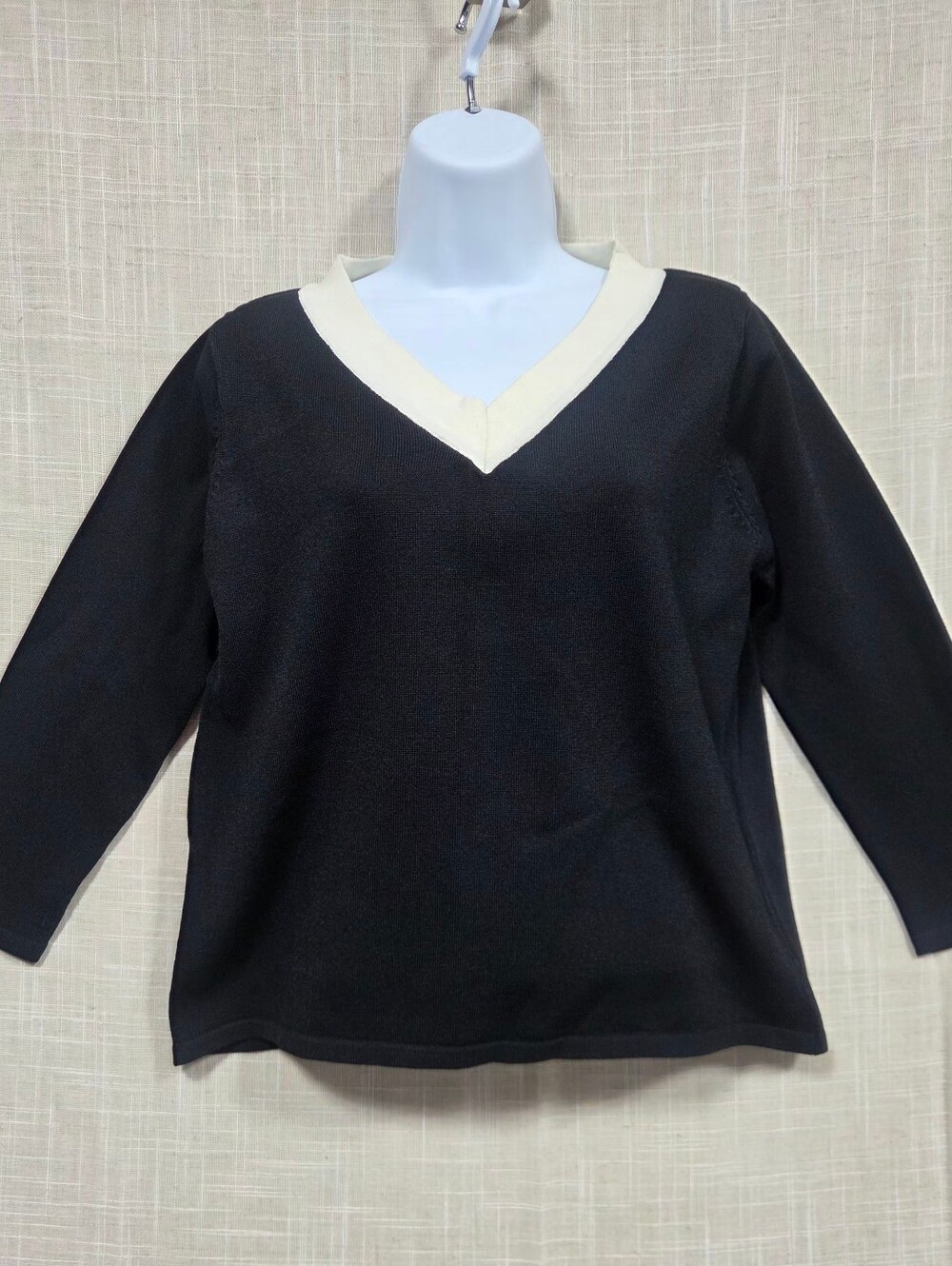 Karin Stevens Black Sweater White V-Neck Contrast Trim Size Small Minimalist